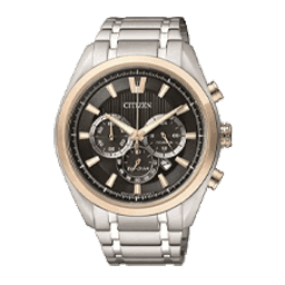 Citizen-klokke i rustfritt stål med svart urskive, gullfargede detaljer, tre underurskiver og metalllenke.